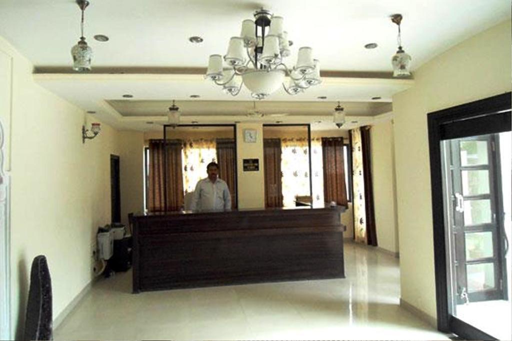Hotel Malak Mahal Palace ชัยปุระ ภายนอก รูปภาพ